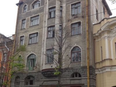 Дом и службы