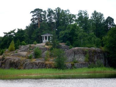 Комплекс усадебных домов и парковых сооружений (бывший парк «Монрепо»)