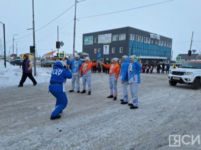 Фото и видео: огонь VIII международных спортивных игр «Дети Азии» прибыл в Нюрбу