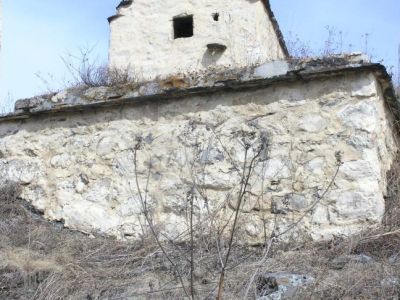 Склеп полуподземный с гладкой фасадной стеной 34