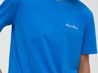 Базовая футболка прямого кроя