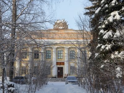 Бывшее здание райкома КПСС