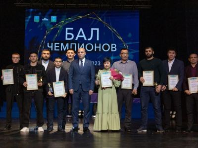 Бал чемпионов: лучшие спортсмены Мирнинского района получили награды