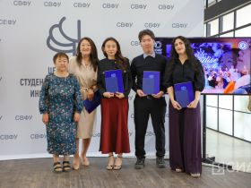 В СВФУ вручили дипломы выпускникам Института зарубежной филологии и регионоведения