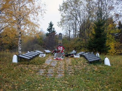 Братское захоронение советских воинов, погибших в 1941-44 гг.