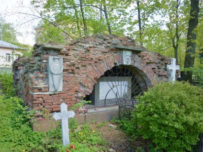 Надгробие Руска М.