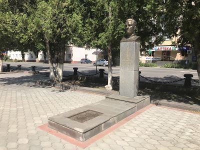 Памятник Я.Ф.Балахонова