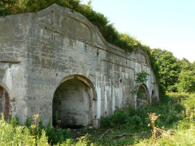 Береговой противодесантный полукапонир № 7