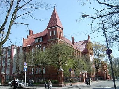 Здание сиротского приюта Типольтов