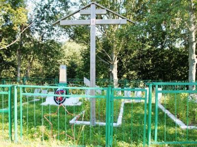 Воинское кладбище воинов Советской Армии, погибших в боях с немецко-фашистскими захватчиками в период Великой Отечественной войны 1941-1945 гг.