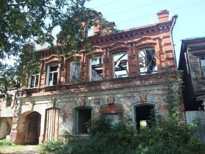 Дом Л. Ильичева с торговым помещением