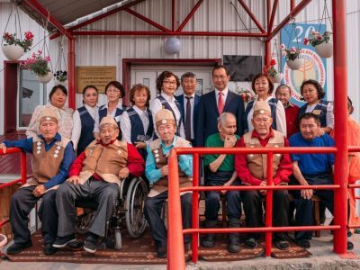 Айсен Николаев: Для нас важна неразрывная связь поколений, основанная на взаимном уважении и заботе