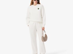 Женский свитшот Lacoste с круглым вырезом и нашивкой