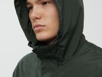 Ветровка с капюшоном свободного силуэта