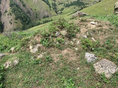 Руины каменной постройки № 2 архитектурного комплекса "Мусийкъонгийкоте"