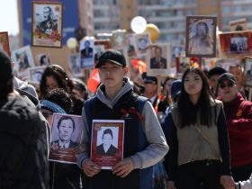 Фото. В Якутске акция «Бессмертный полк» собрала более 50 тысяч человек