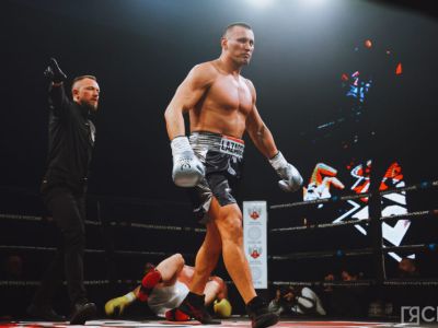 Якутский борец Айаал Лазарев нокаутировал соперника