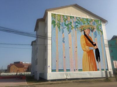 Жители Амги выбрали арт-объект, который украсит фасад дома в центре села