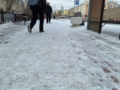Госавтоинспекция Якутии напоминает о правилах безопасности в гололед