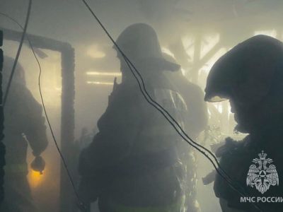 Пожар уничтожил административное здание в селе Нюрбинского района