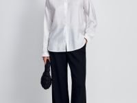 Блузка свободного кроя с отложным воротником