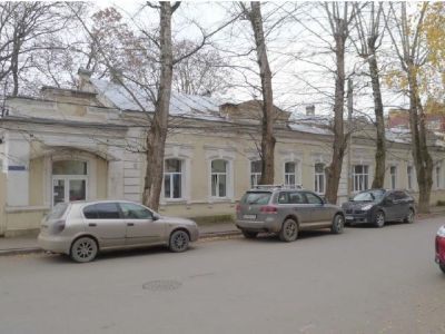 Усадьба Фалеевых-Гончаровых: флигель (здание народной библиотеки-читальни)