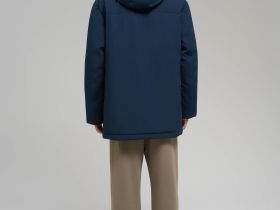 Однобортное пальто с капюшоном