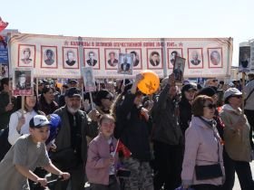 Фото. В Якутске акция «Бессмертный полк» собрала более 50 тысяч человек