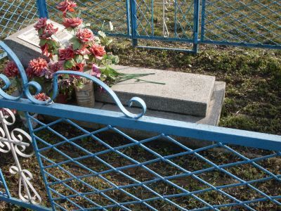 Братская могила детей, погибших от бомб фашистской авиации