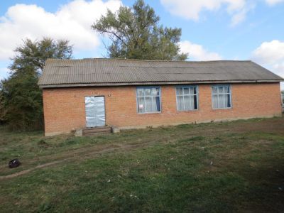 Крайний сельский клуб