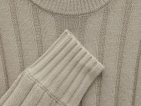 Вязаное платье с длинным рукавом