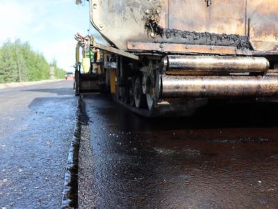 В Якутии на участке автодороги «Амга»  завершили укладку асфальта