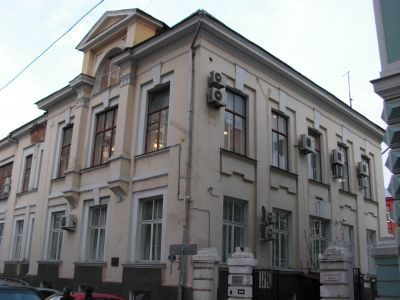 Квартира, в которой жил Зелинский Николай Дмитриевич в 1893-1911 и 1917-1950 гг.  В квартире - мемориальный музей Н.Д.Зелинского