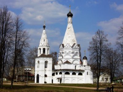 Церковь Богоявления с колокольней