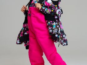 Куртка текстильная с полиуретановым покрытием для девочек