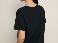 Футболка прямого силуэта с вышивкой