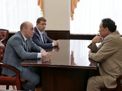 Александр Басыров встретился с Виталием Басыгысовым