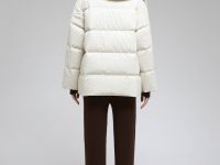 Пуховик с натуральным пухом и меховым воротником