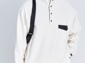 Толстовка с воротником-стойкой