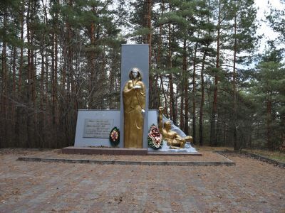Братская могила советских воинов, погибших в годы Великой Отечественной войны