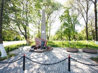 Братская могила советских воинов, погибших в январе 1945 года