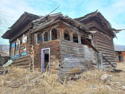 Дом жилой с сенями со светелкой