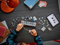 Super Heroes 76321 Конструктор Человек-паук против Доктора Осьминога: Сцена с поездом