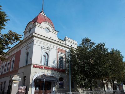 Билеты на Театр — это жизнь! / Театр ул-тормыш, театр ул-яшьеш! (Театр им. Тинчурина (новое здание)) / Экскурсия | Афиша | ИнфоТаймс