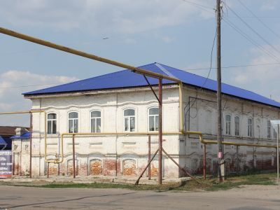 Дом жилой с воротами