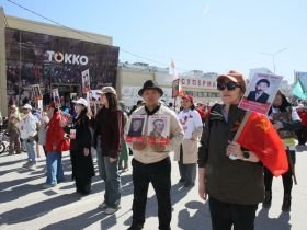 Фото. В Якутске акция «Бессмертный полк» собрала более 50 тысяч человек