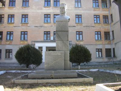 Памятник М.В.Фрунзе (скульптор В.В.Петренко)