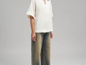 Свободная блузка изо льна и вискозы