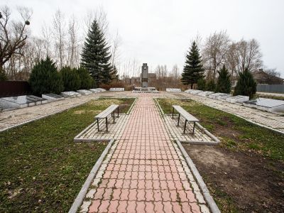 Братская могила советских воинов, погибших в марте 1945 года