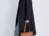 Стеганое утепленное пальто с капюшоном